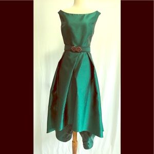 LESLIE FAY: Satin Hunter Green Formal Dress